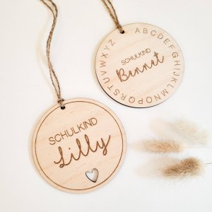 Holzanhänger personalisiert mit Name, Schultütenanhänger, Geschenkanhänger ABC Schulkind